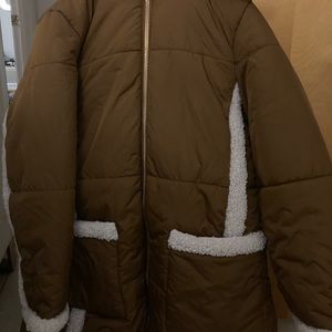 Winter jacket 🧥 comfy for and cozy. Stay warm and cozy and stylish